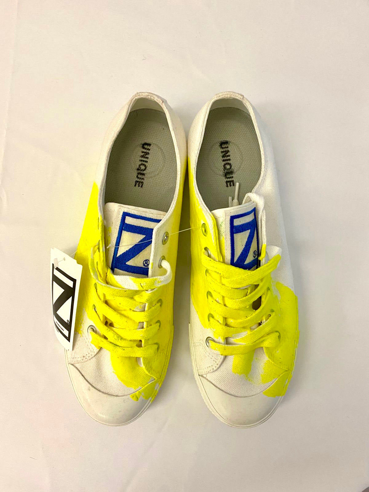 INTERVENED WHITE SNEAKERS X ALDO CHAPARRO