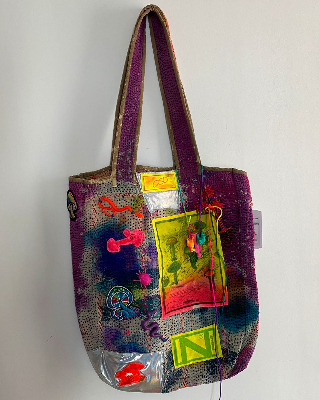 Violet Unique Oso Parado Tote Bag