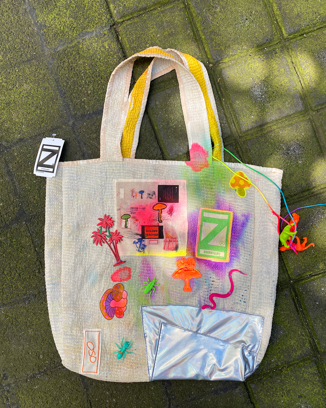 Ivory Unique Oso Parado Tote Bag
