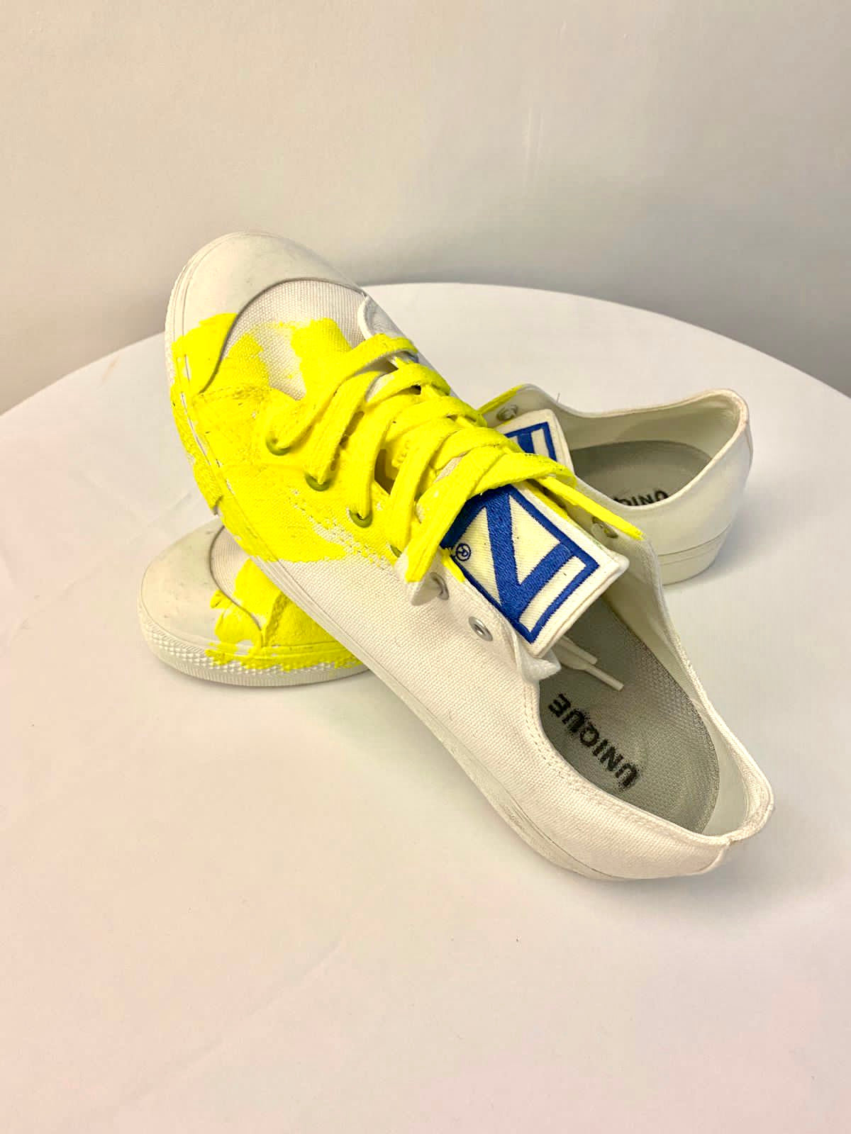 INTERVENED WHITE SNEAKERS X ALDO CHAPARRO
